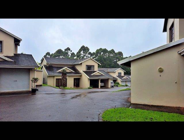 3 BEDROOM TOWNHOUSE RENTED IN HILLCREST PARK
